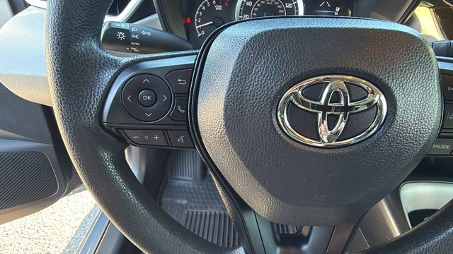 Used 2022 Toyota Corolla LE image 19