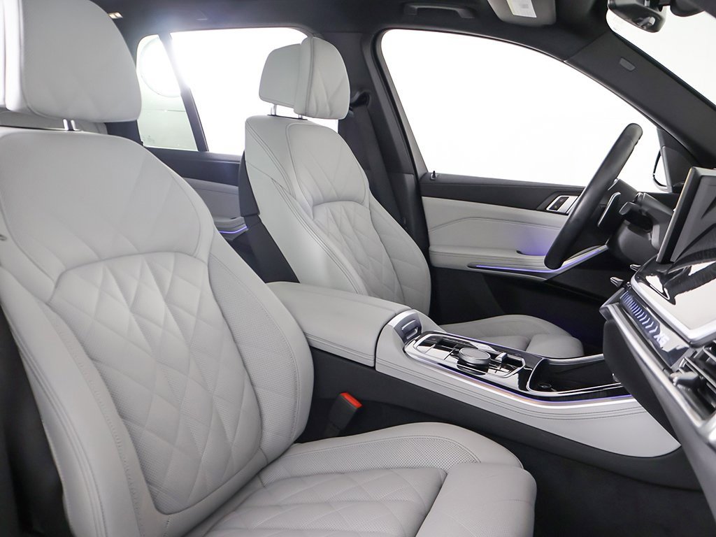 Used 2024 BMW X5 xDrive40i w/ M Sport Package image 33