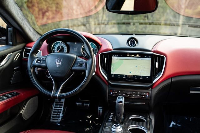 Used 2022 Maserati Ghibli Modena image 28
