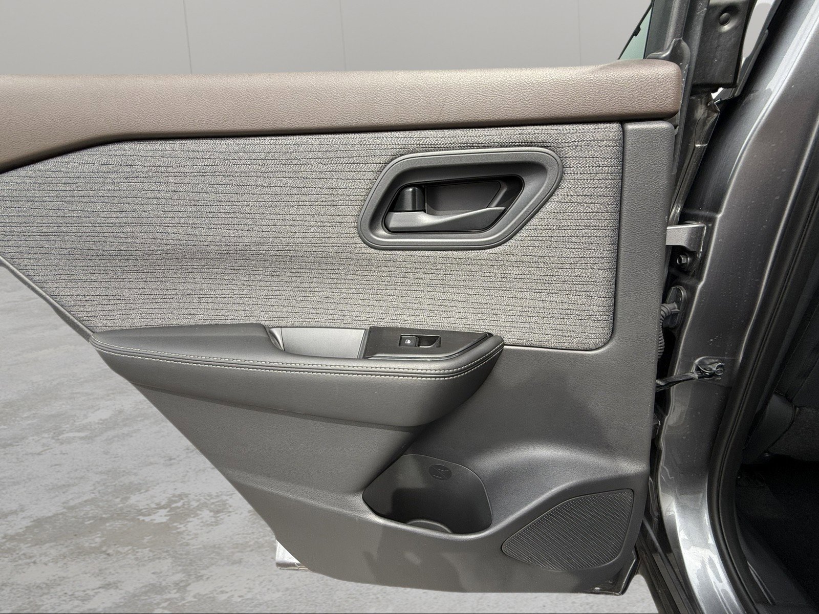 Used 2021 Nissan Rogue S image 24