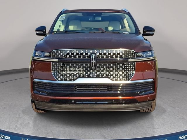 New 2027 Lincoln Navigator Reserve AWD/4WD image 2