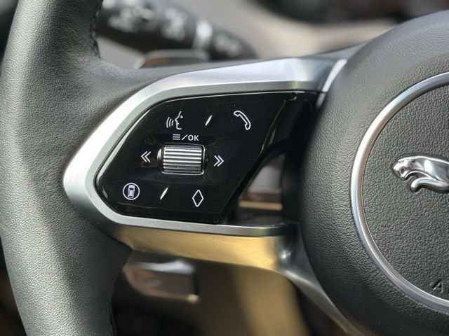 Certified 2024 Jaguar E-PACE R-Dynamic SE AWD/4WD image 23