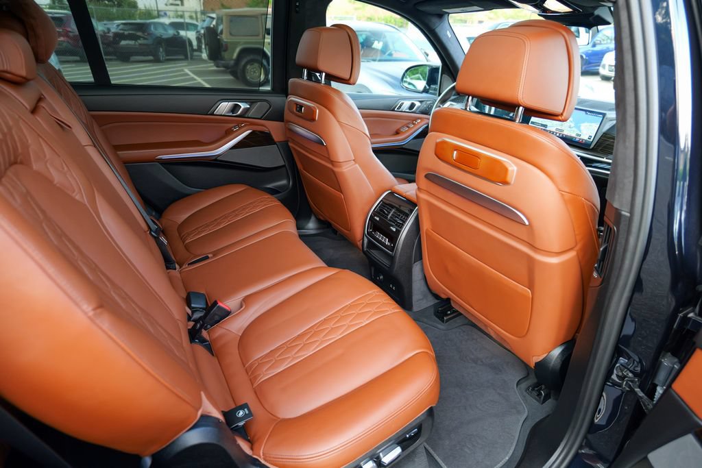 Used 2024 BMW X7 M60i w/ Executive Package AWD/4WD image 32