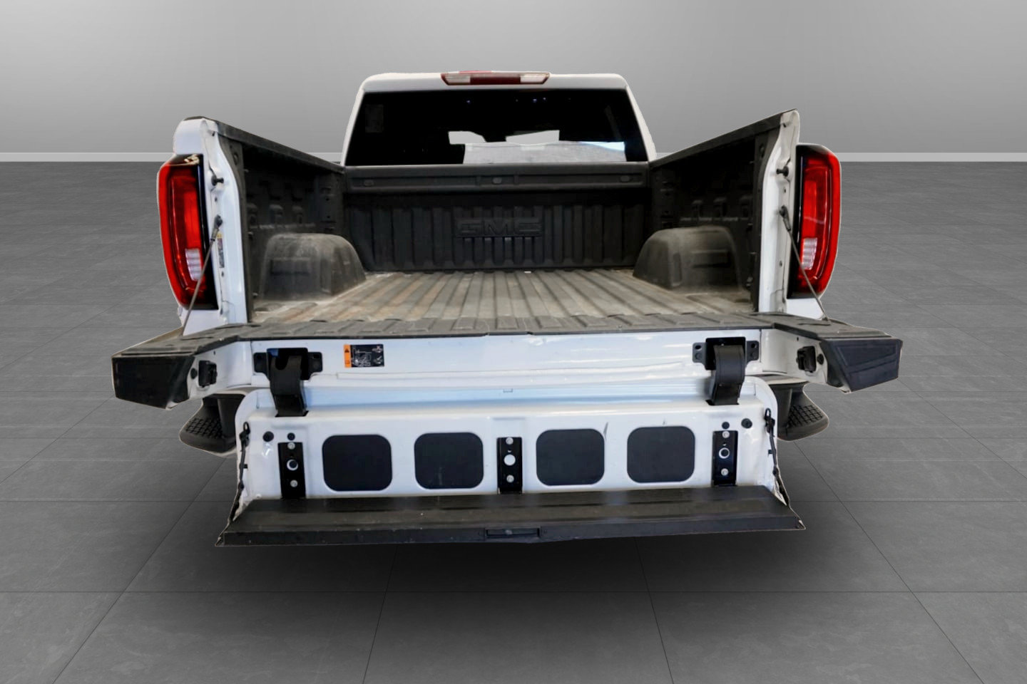Used 2026 GMC Sierra 1500 SLT AWD/4WD image 13