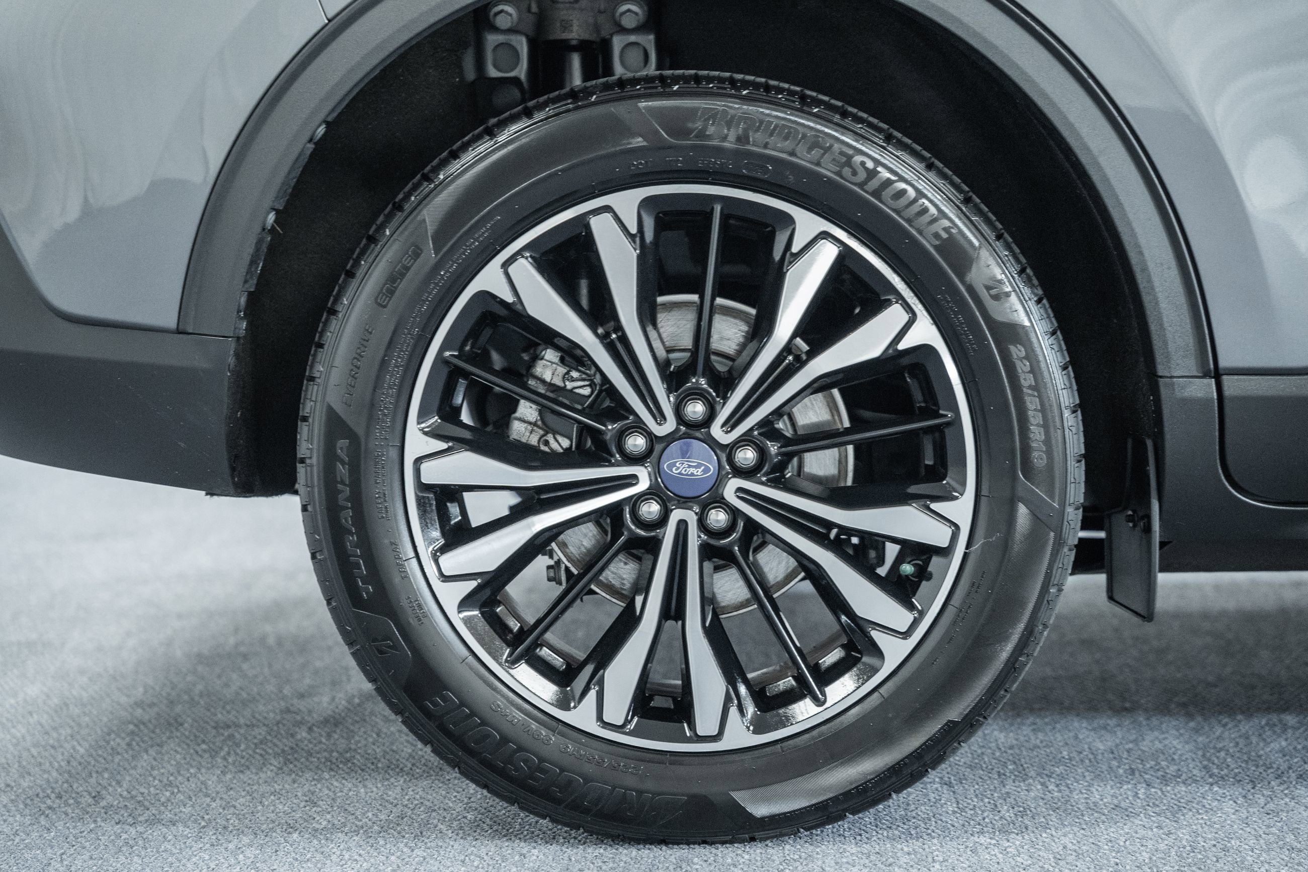 Certified 2021 Ford Escape SE w/ SE Sport Appearance Package image 15