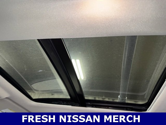 Used 2023 Nissan Pathfinder Platinum w/ Cargo Package image 11