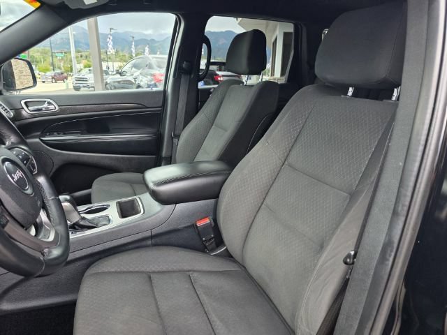 Used 2018 Jeep Grand Cherokee Laredo AWD/4WD image 17