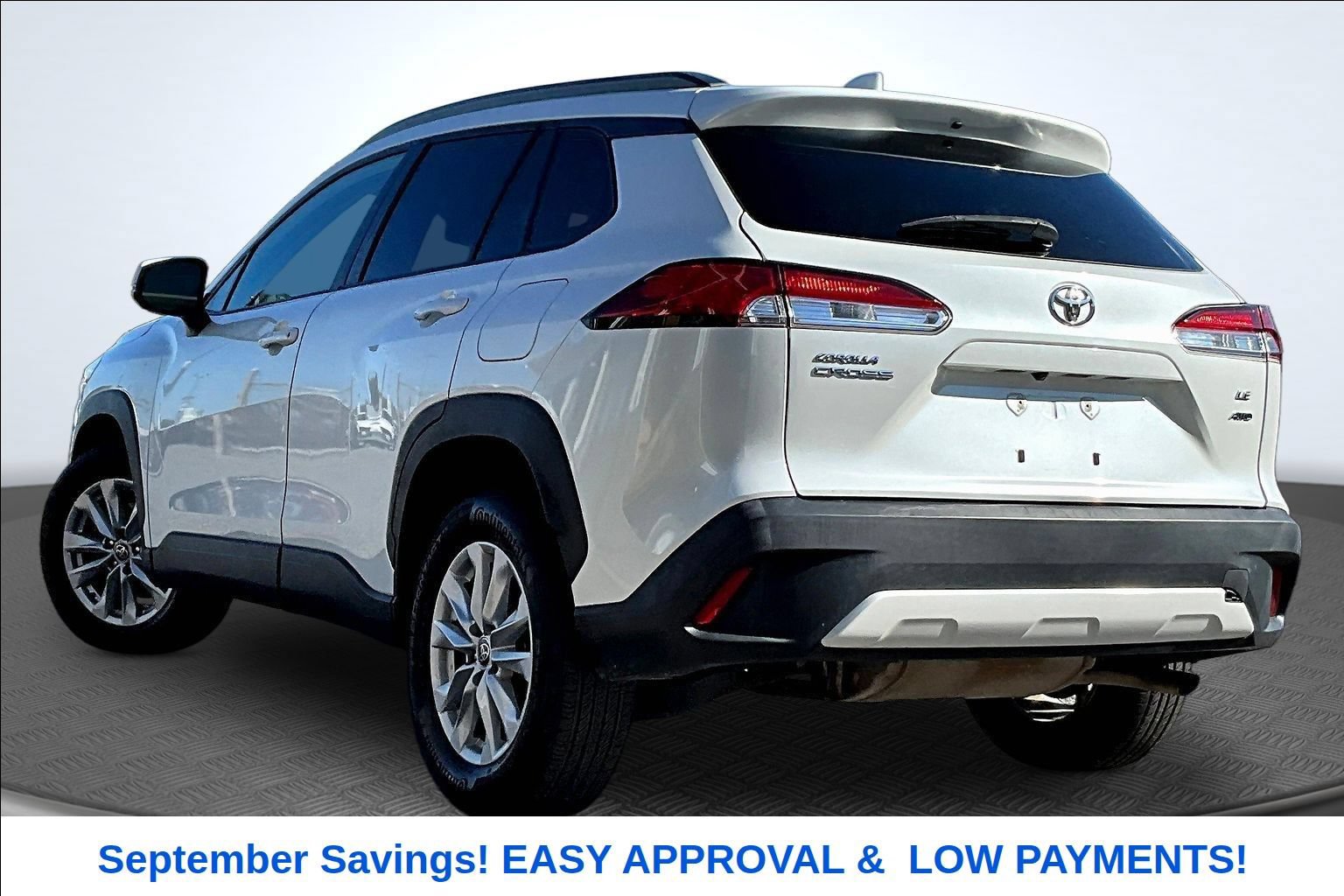 Used 2023 Toyota Corolla Cross LE AWD/4WD image 3