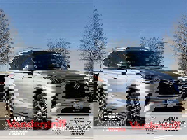 Used 2022 Toyota Highlander Limited