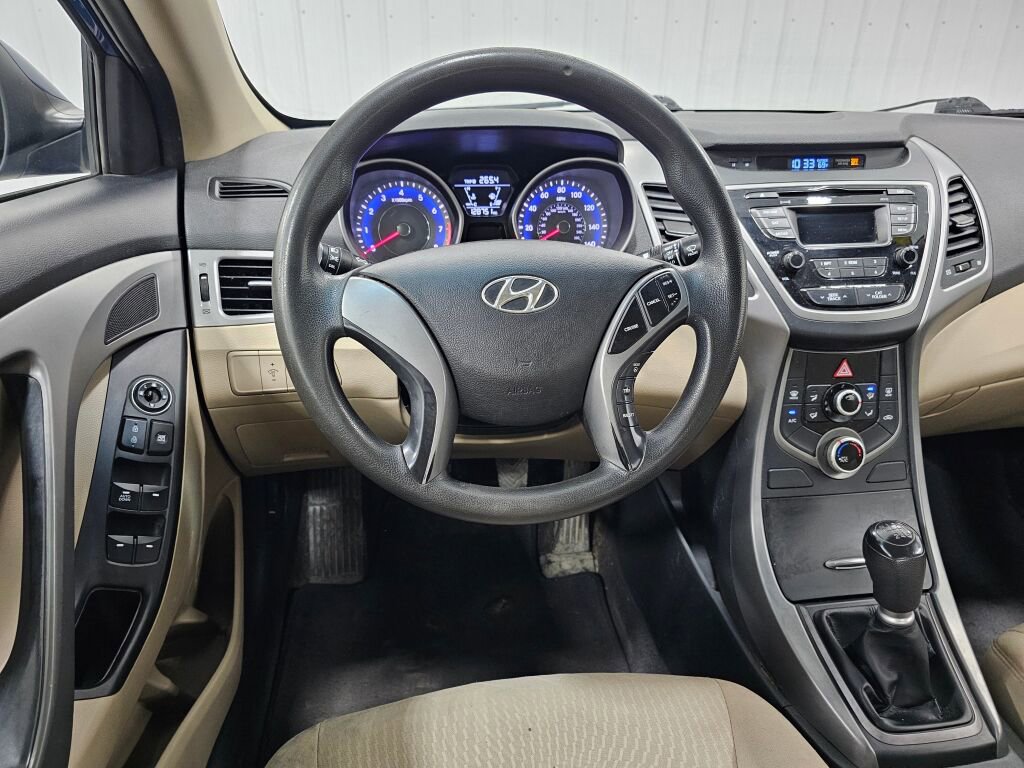 Used 2015 Hyundai Elantra SE FWD image 14