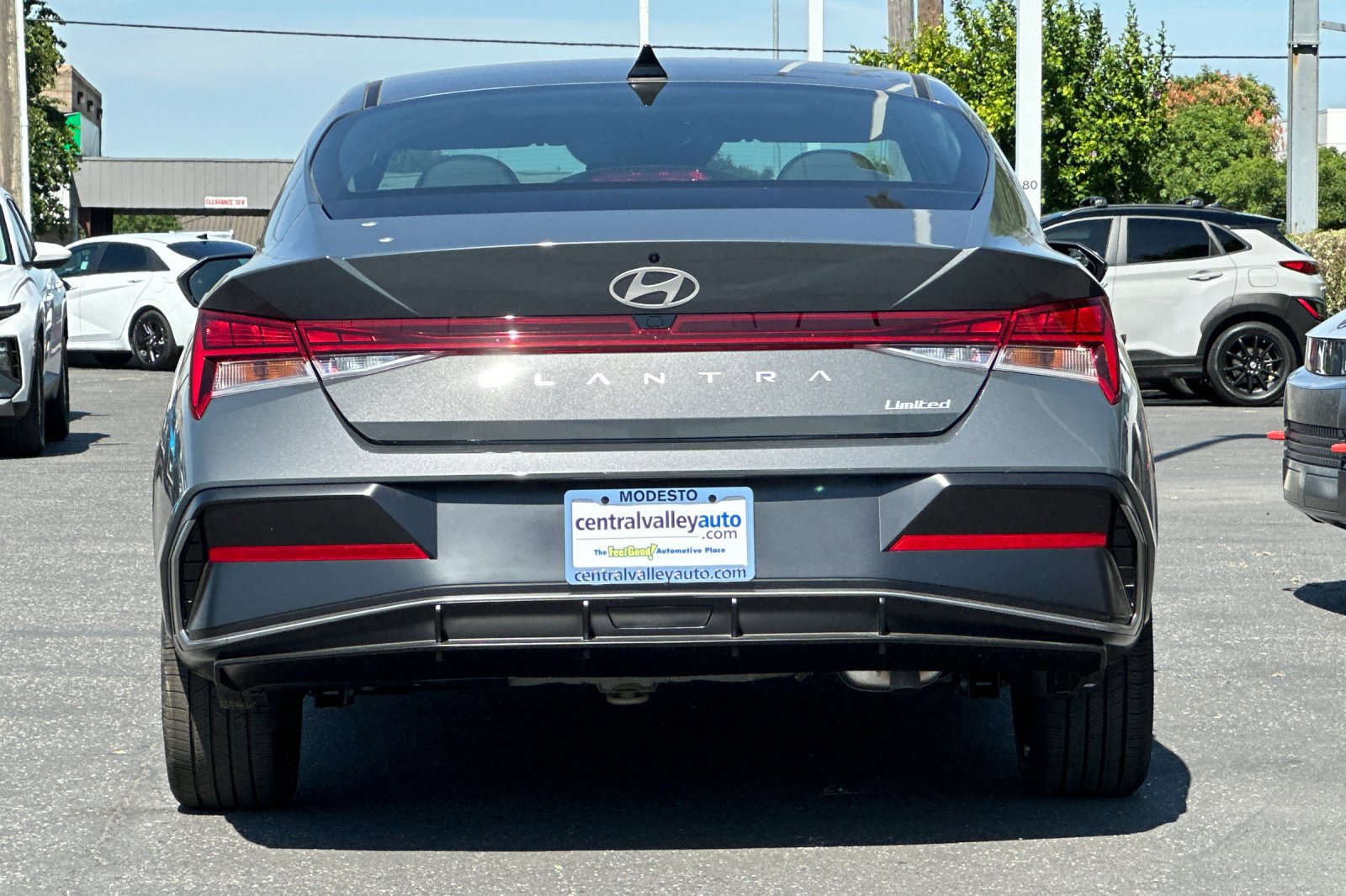 New 2026 Hyundai Elantra Limited FWD image 5