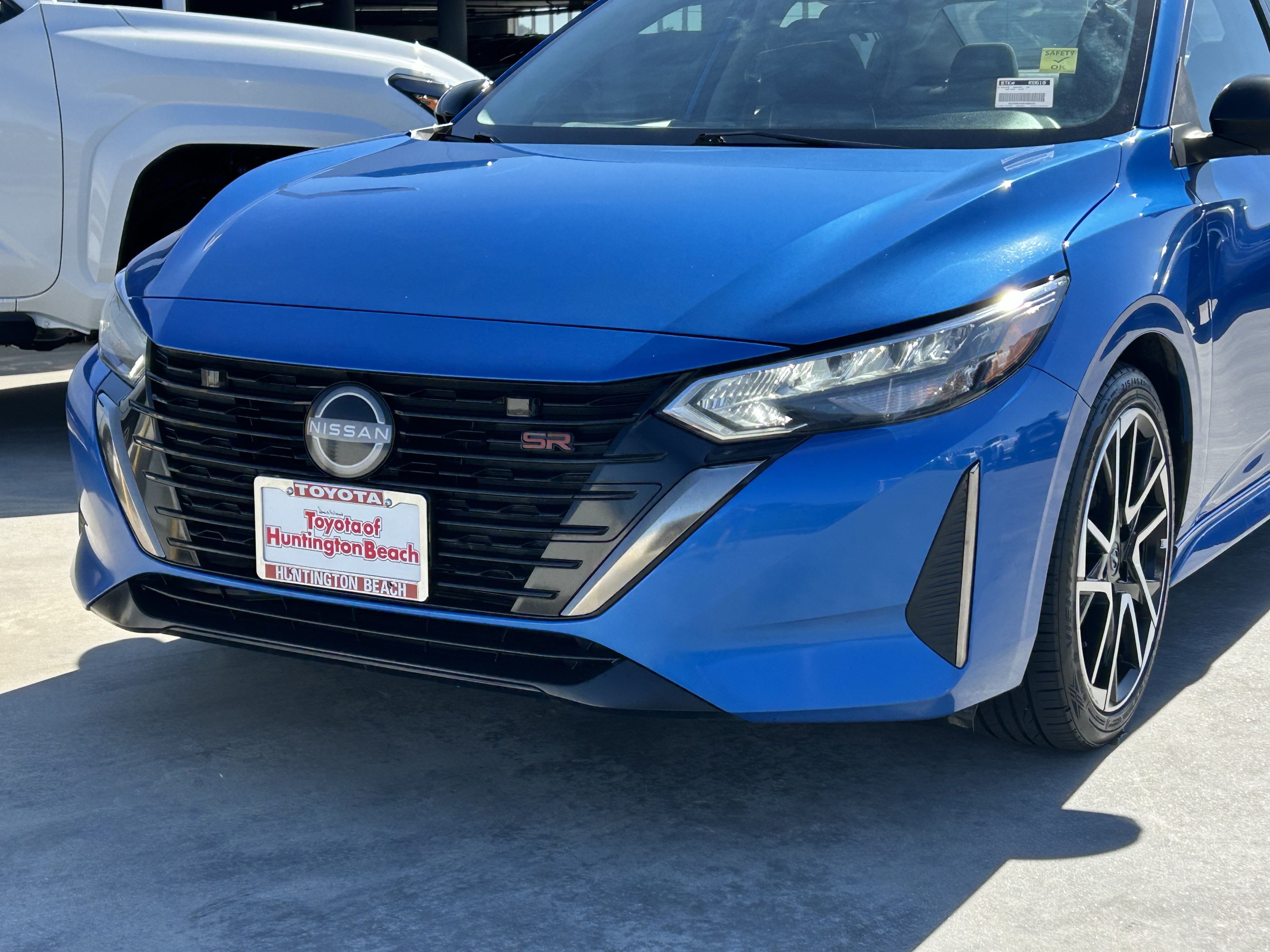 Used 2025 Nissan Sentra SR FWD image 7