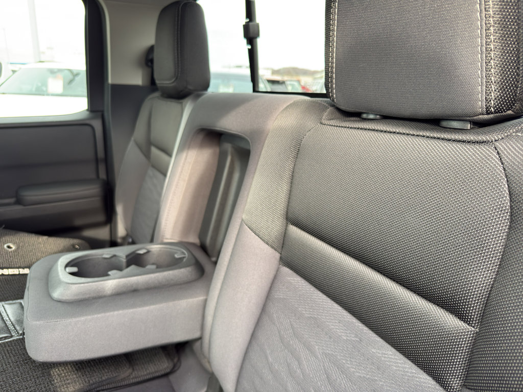 Certified 2022 Nissan Frontier SV image 33