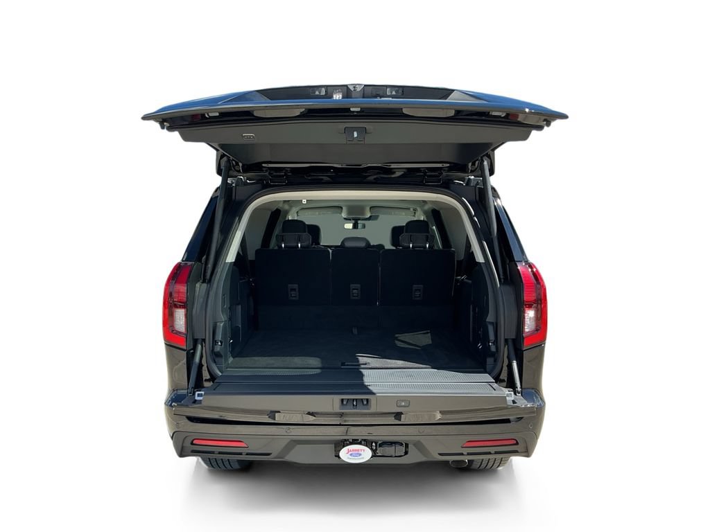 New 2026 Ford Expedition Max Active RWD image 9