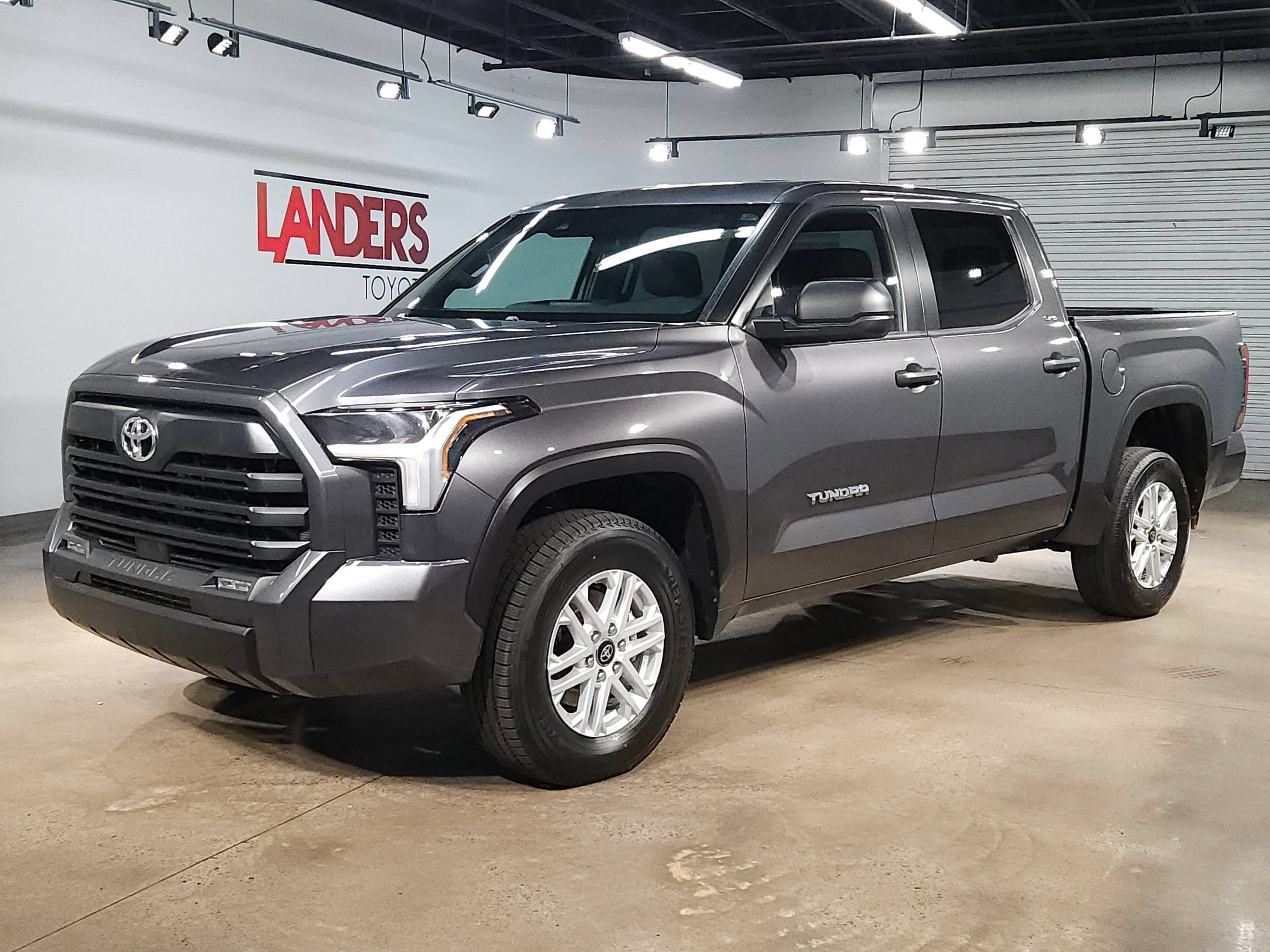 Used 2025 Toyota Tundra SR5 AWD/4WD image 3