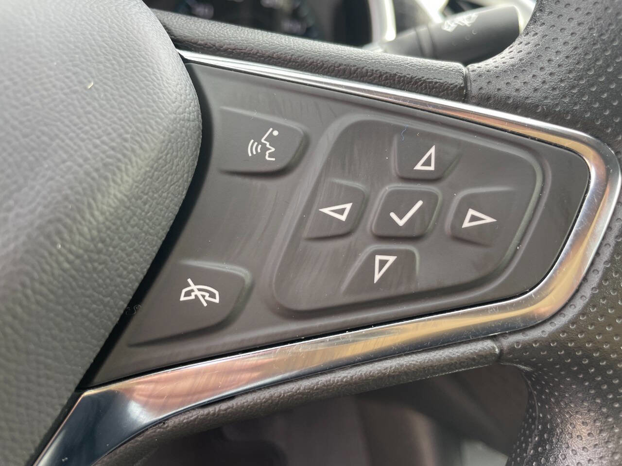 Used 2023 Chevrolet Malibu LT image 28