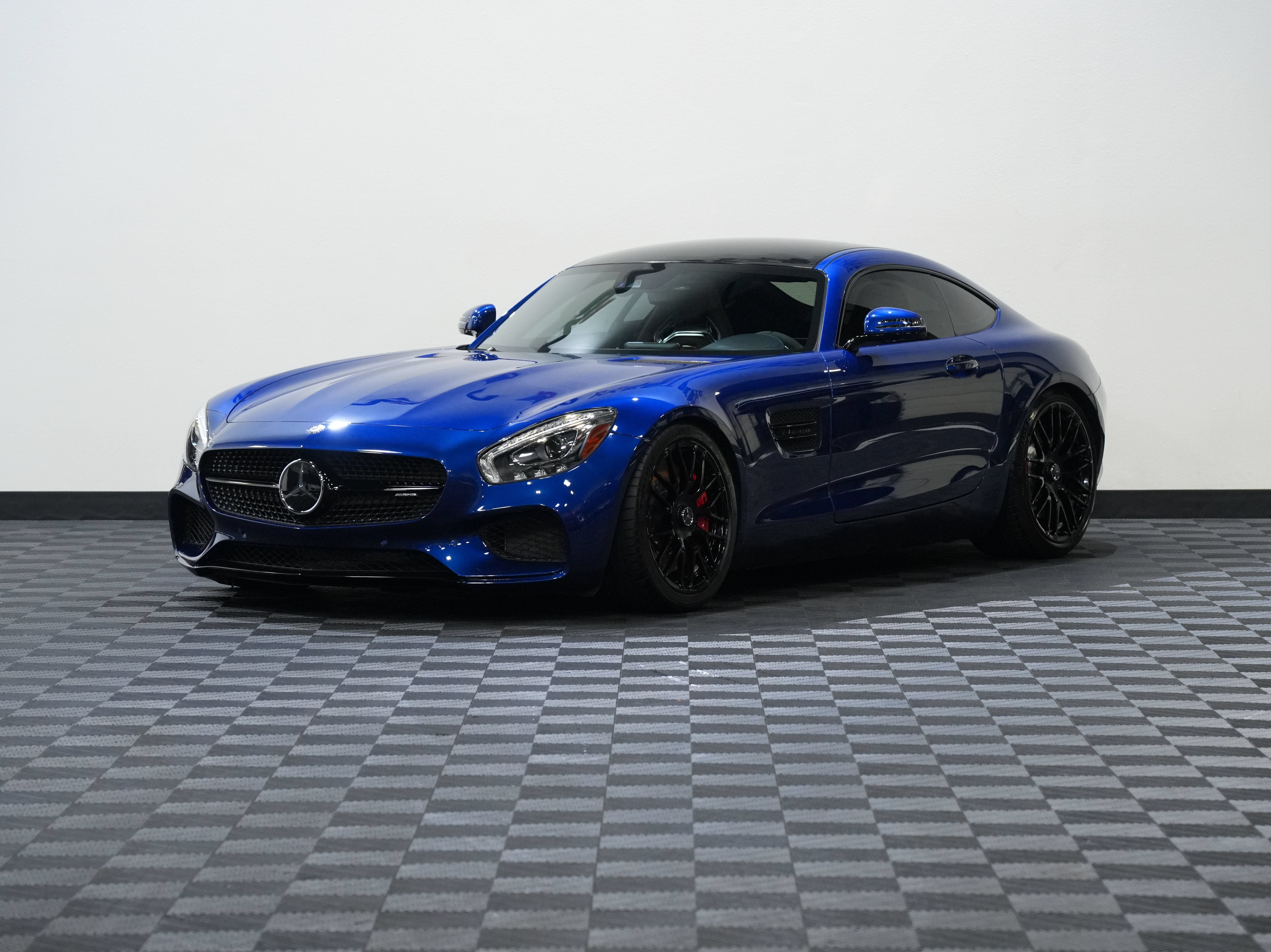 Used 2016 Mercedes-Benz AMG GT S image 3