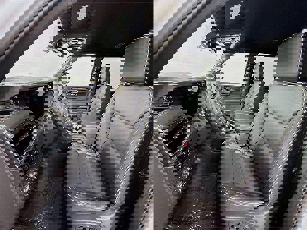 New 2026 GMC Yukon XL Elevation w/ LPO, Elevation Black Package image 17