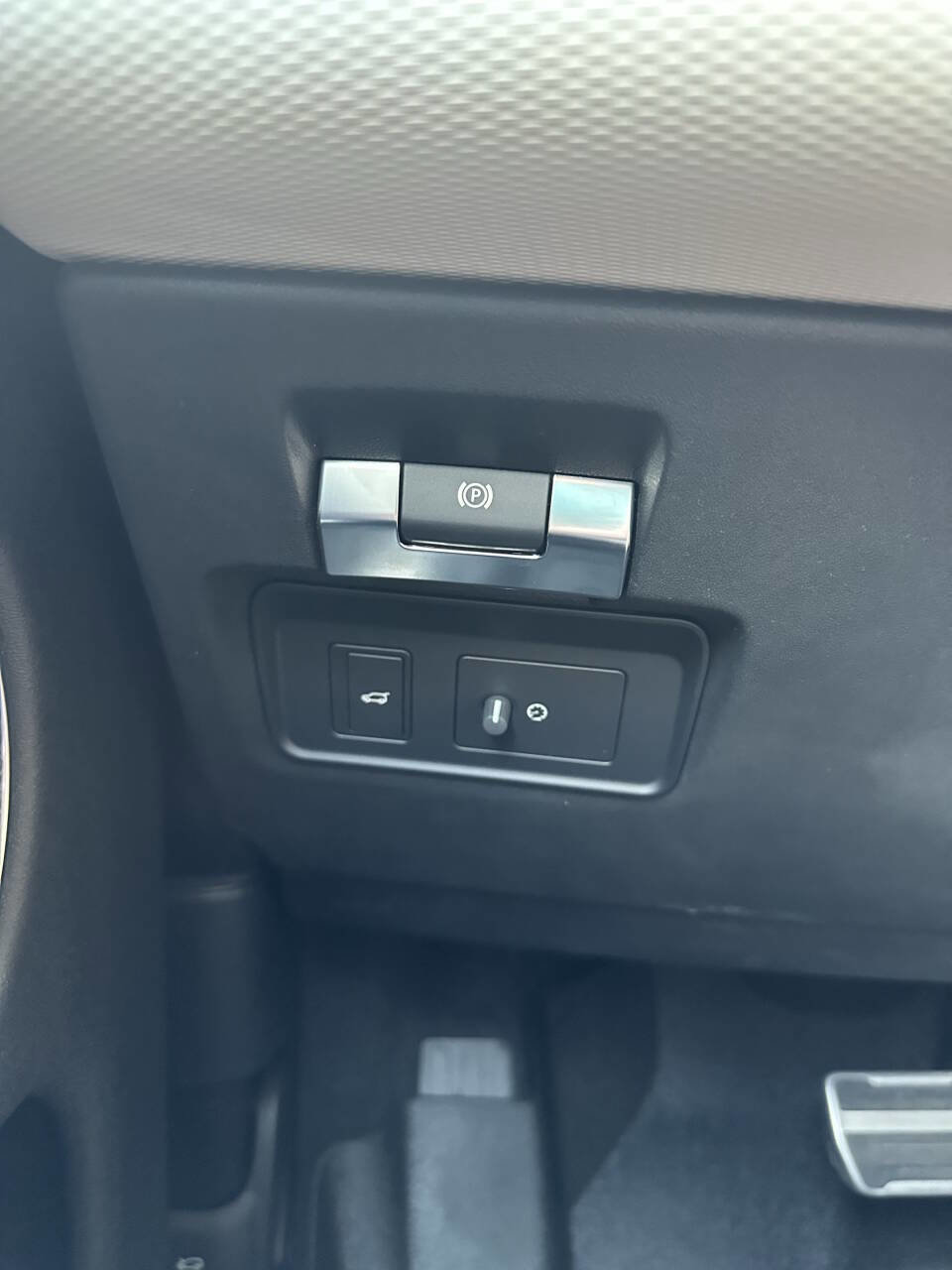 Used 2023 Land Rover Discovery Sport S R-Dynamic image 28