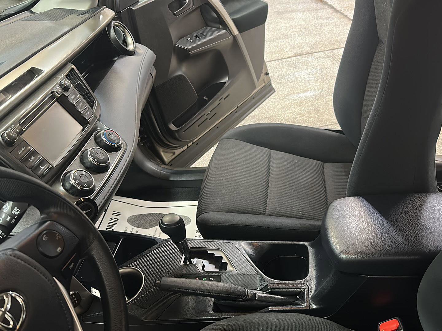 Used 2015 Toyota RAV4 LE AWD/4WD image 24