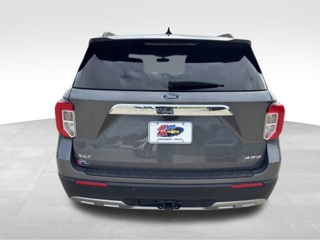 Used 2023 Ford Explorer XLT w/ Equipment Group 202A AWD/4WD image 4