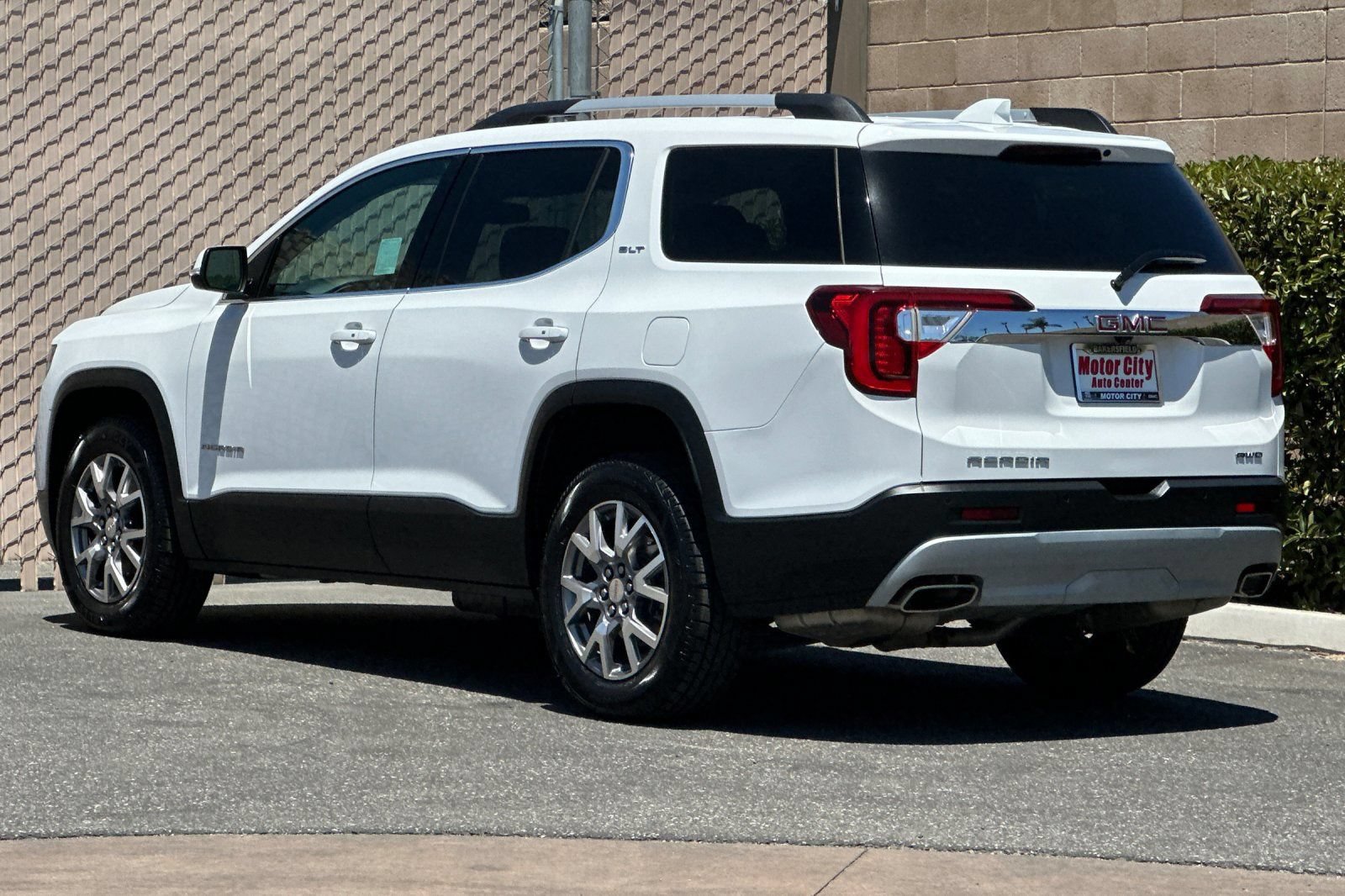 Certified 2020 GMC Acadia SLT AWD/4WD image 6