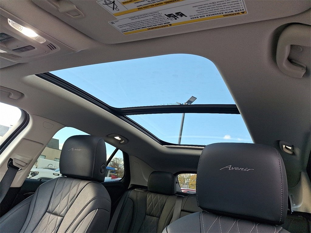 Used 2023 Buick Envision Avenir image 15