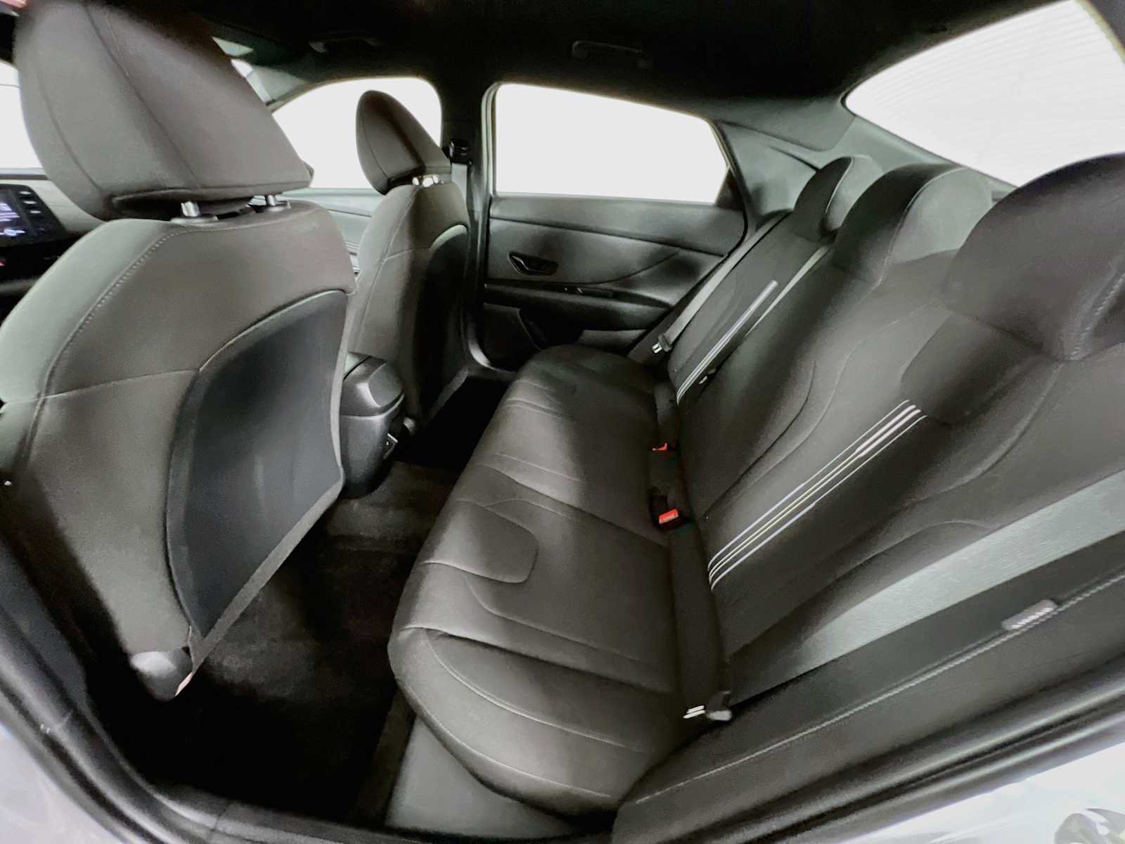 Certified 2025 Hyundai Elantra Sport FWD image 24