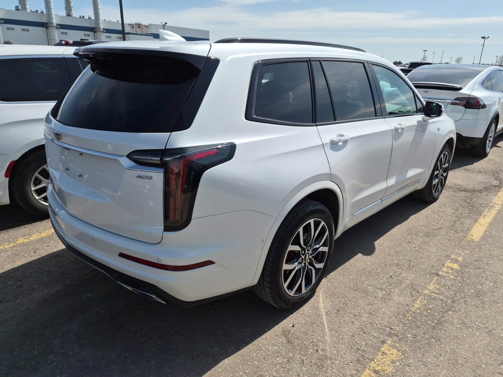 Used 2022 Cadillac XT6 Sport w/ Platinum Package AWD/4WD image 3