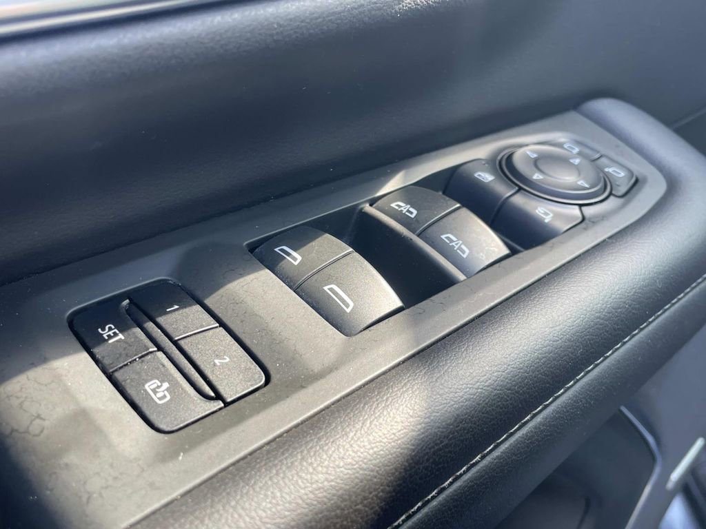 Used 2022 Chevrolet Tahoe LT w/ LT Signature Package image 18