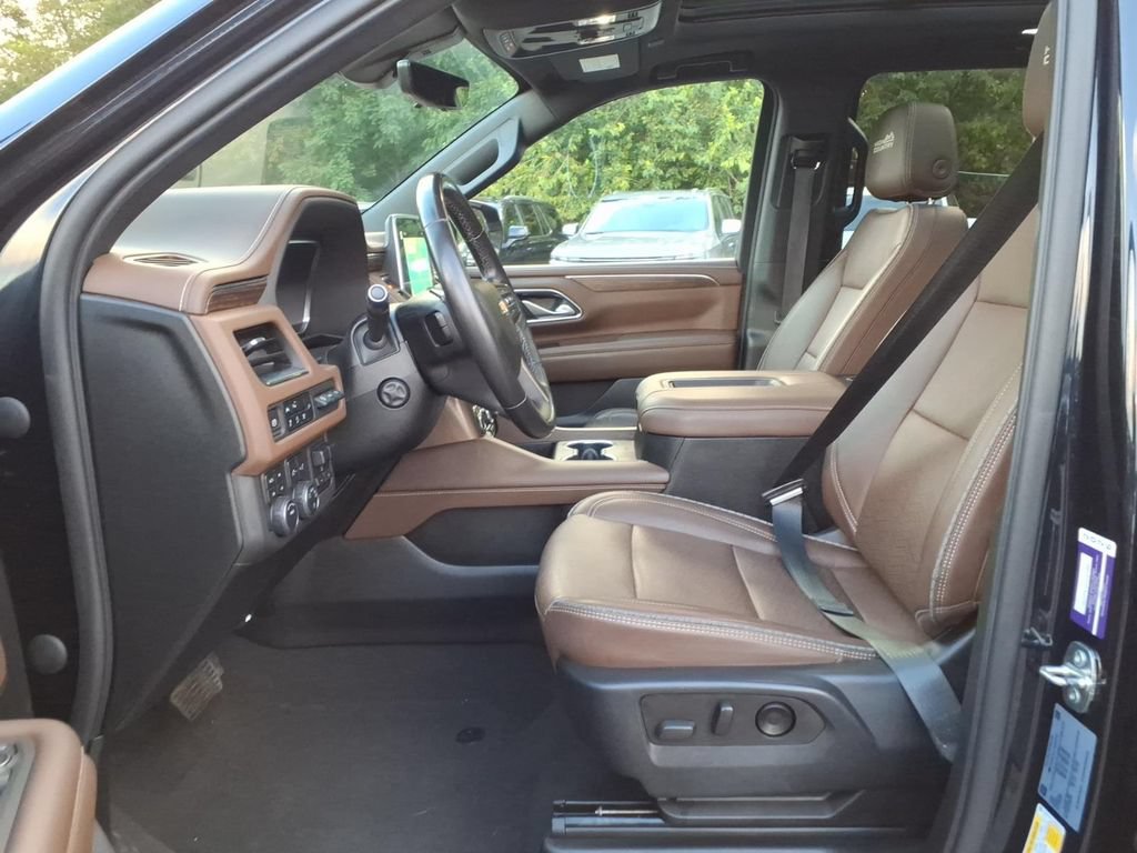 Certified 2022 Chevrolet Suburban High Country w/ Premium Package AWD/4WD image 10