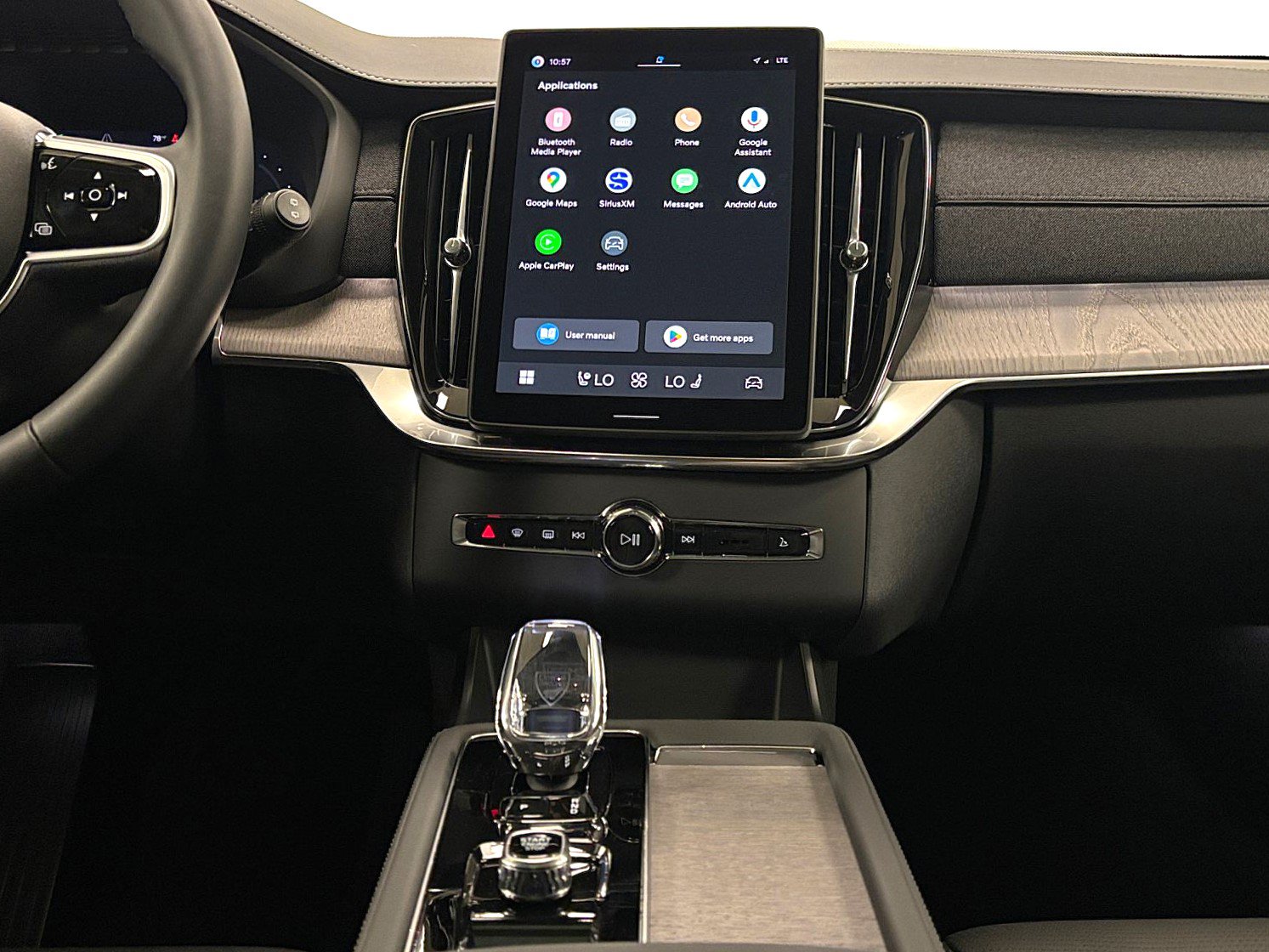 New 2026 Volvo XC90 T8 Ultra w/ Protection Package Premier AWD/4WD image 16