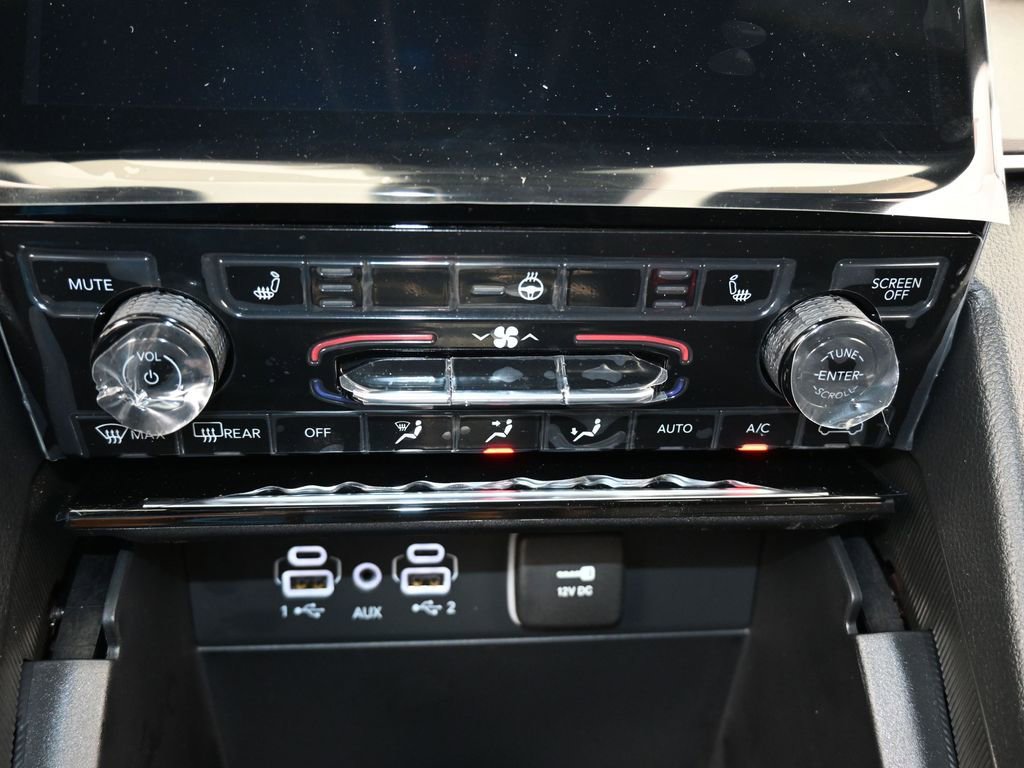 Used 2025 Jeep Grand Cherokee Limited image 14