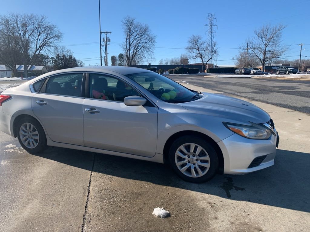Used 2017 Nissan Altima 2.5 S w/ Power Driver Seat Package image 4
