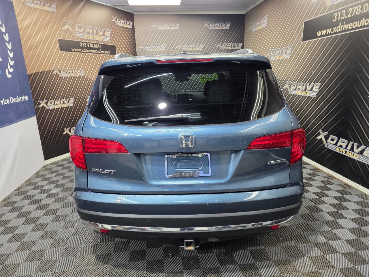 Used 2017 Honda Pilot Touring image 12