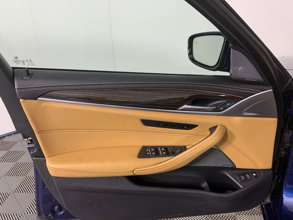 Used 2020 BMW 530e xDrive w/ Executive Package image 23