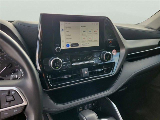 Used 2023 Toyota Highlander LE image 24