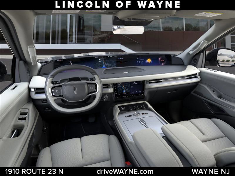 Used 2026 Lincoln Navigator Reserve AWD/4WD image 10