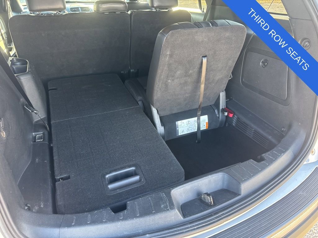 Used 2018 Ford Explorer XLT w/ Equipment Group 202A image 16