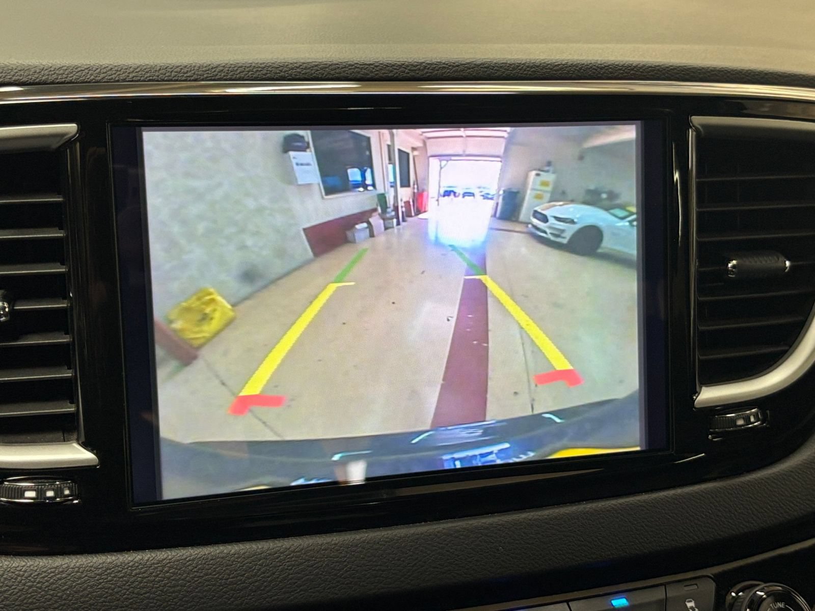 Used 2025 Chrysler Pacifica Select FWD image 25