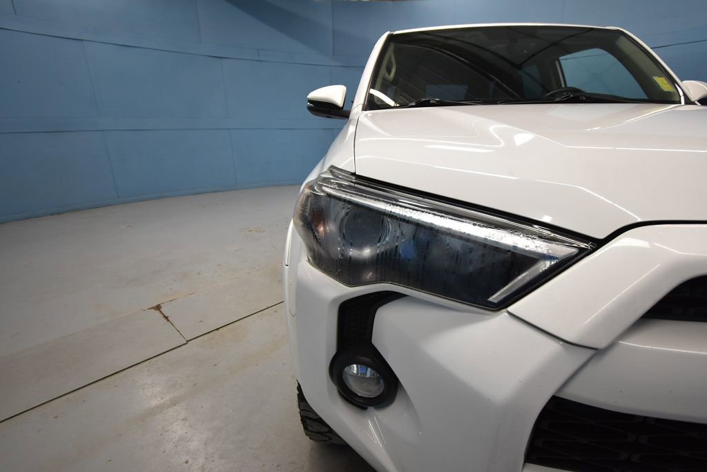 Used 2018 Toyota 4Runner SR5 Premium AWD/4WD image 39