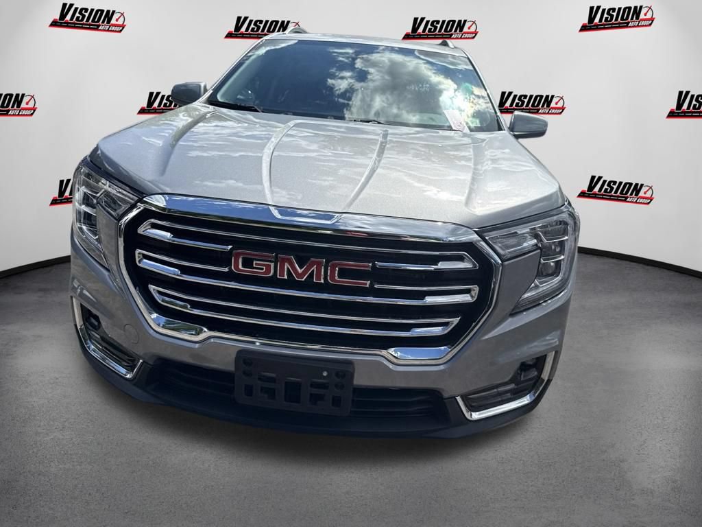 Used 2023 GMC Terrain SLT w/ LPO, Floor Liner Package AWD/4WD image 2