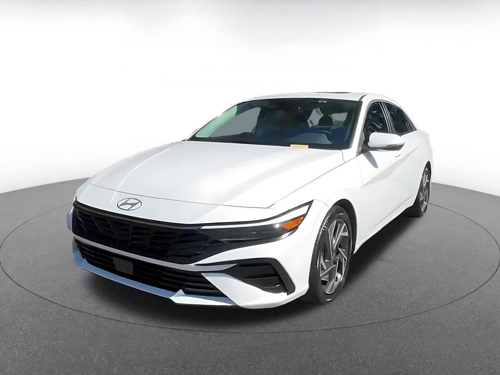 Used 2025 Hyundai Elantra Limited FWD image 7