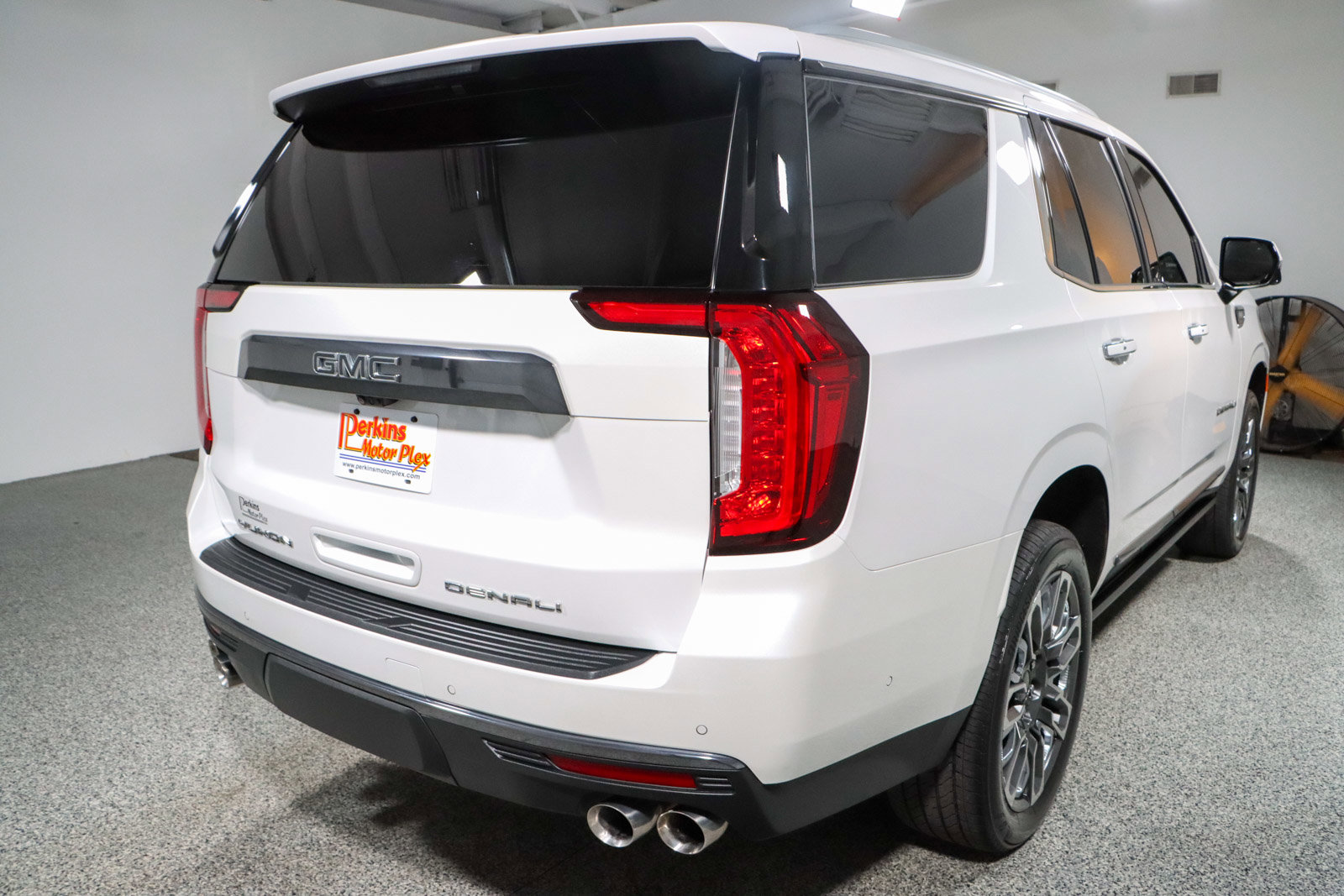 Used 2023 GMC Yukon Denali Ultimate image 7