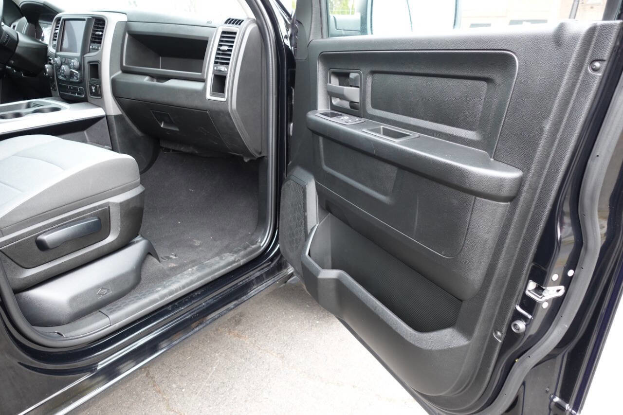 Used 2023 RAM 1500 Express w/ Wheel & Sound Group AWD/4WD image 33