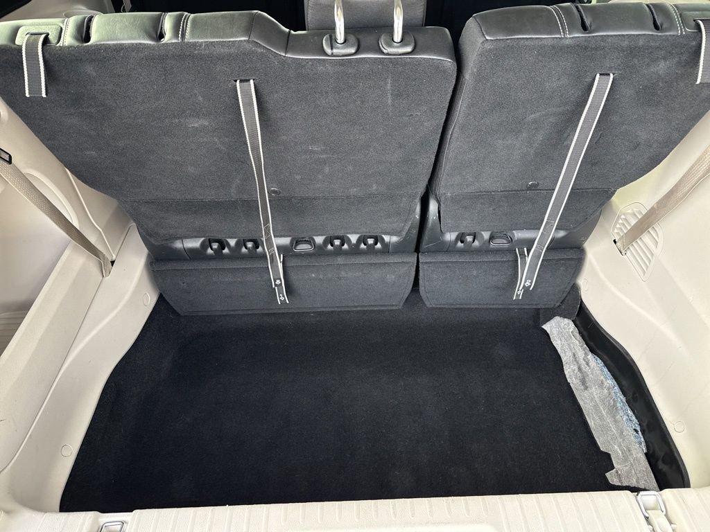 Used 2024 Chrysler Pacifica Touring-L image 16