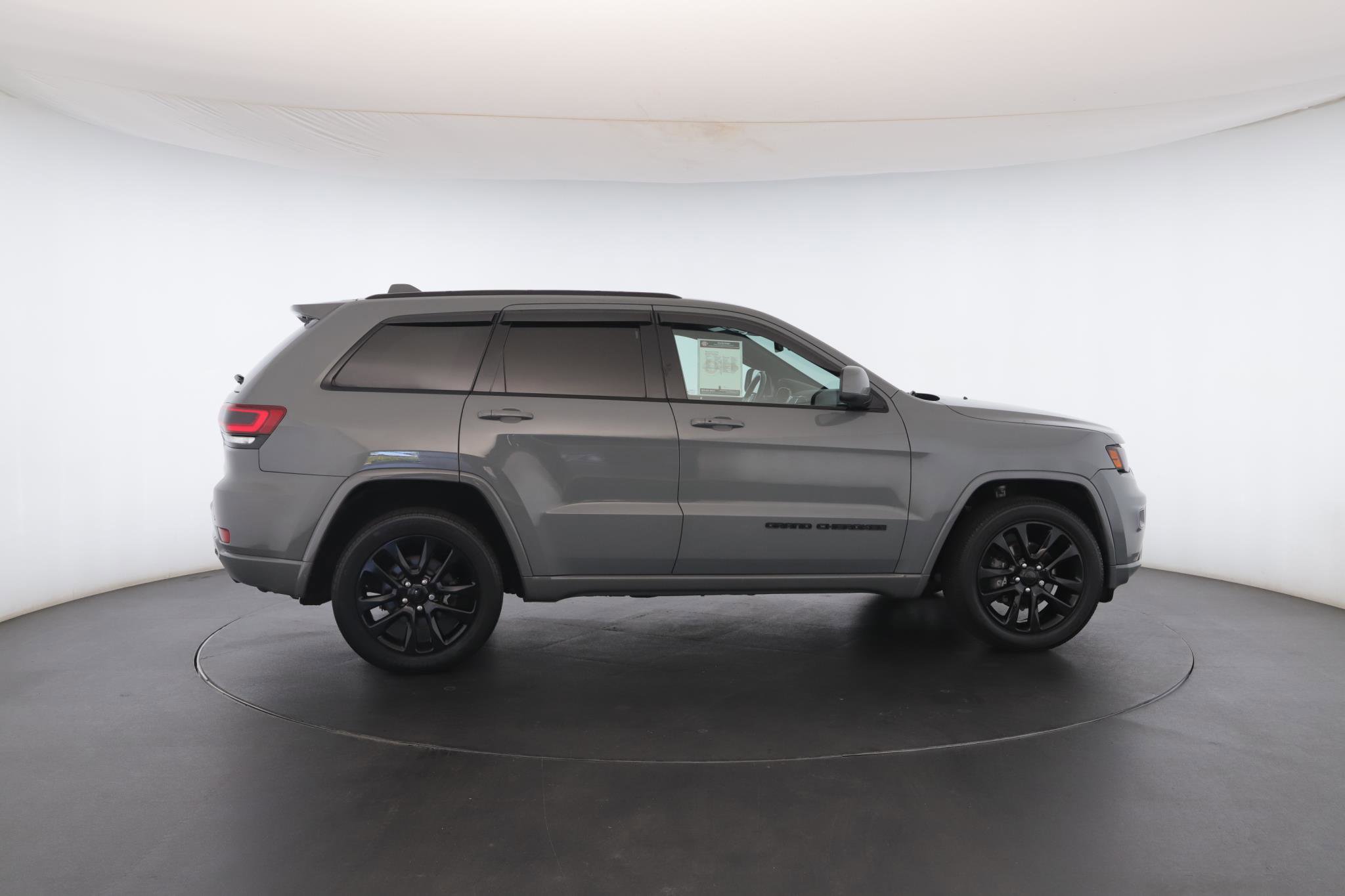 Used 2020 Jeep Grand Cherokee Altitude image 30