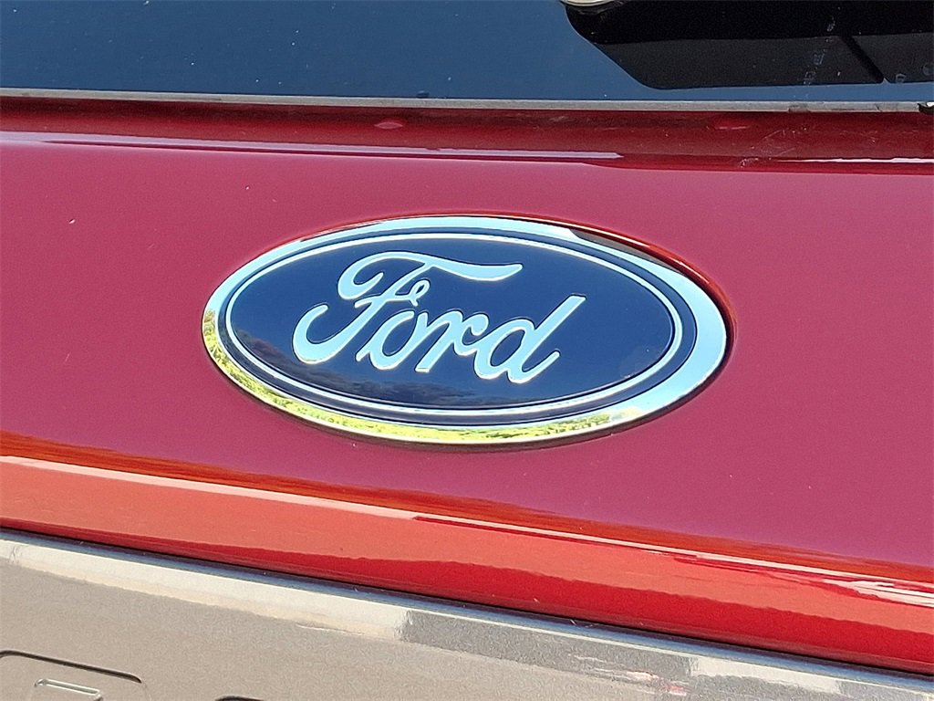 Certified 2021 Ford Explorer XLT w/ Equipment Group 202A image 31