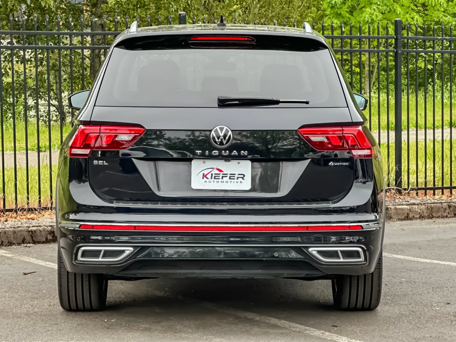 Used 2022 Volkswagen Tiguan SEL Premium R-Line AWD/4WD image 5