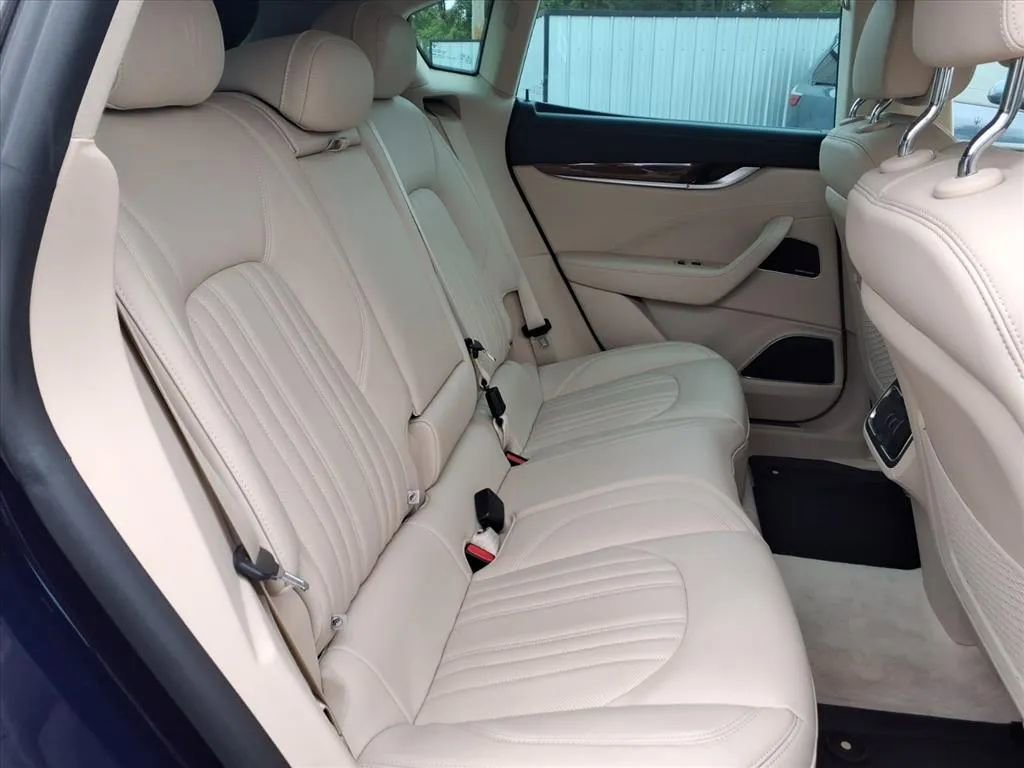 Used 2018 Maserati Levante GranLusso image 15